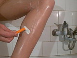 Teen Bilola Shaving In The Bathroom